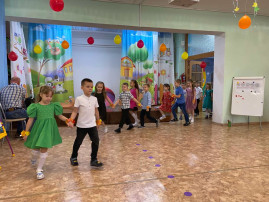Утренник "Краски осени" Утренник "Краски осени".